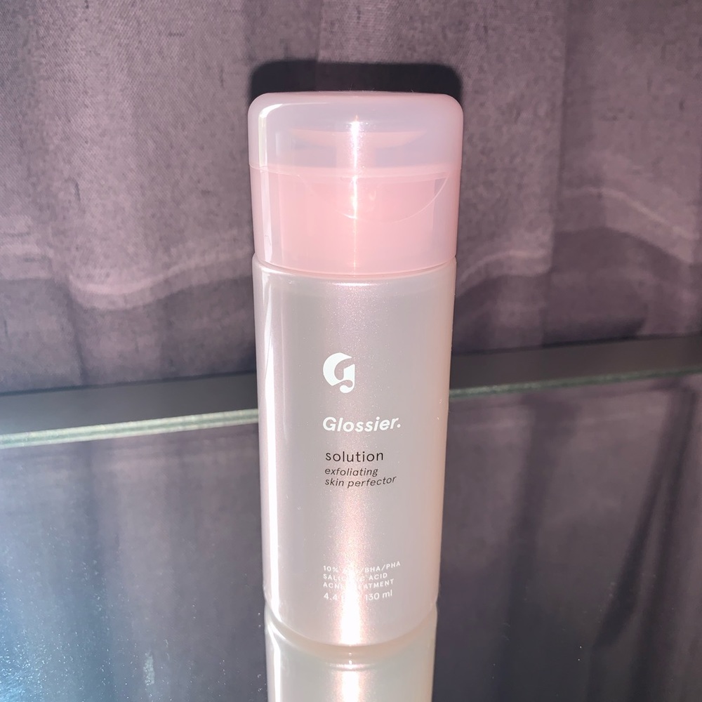 Glossier solution exfoliating skin perfector